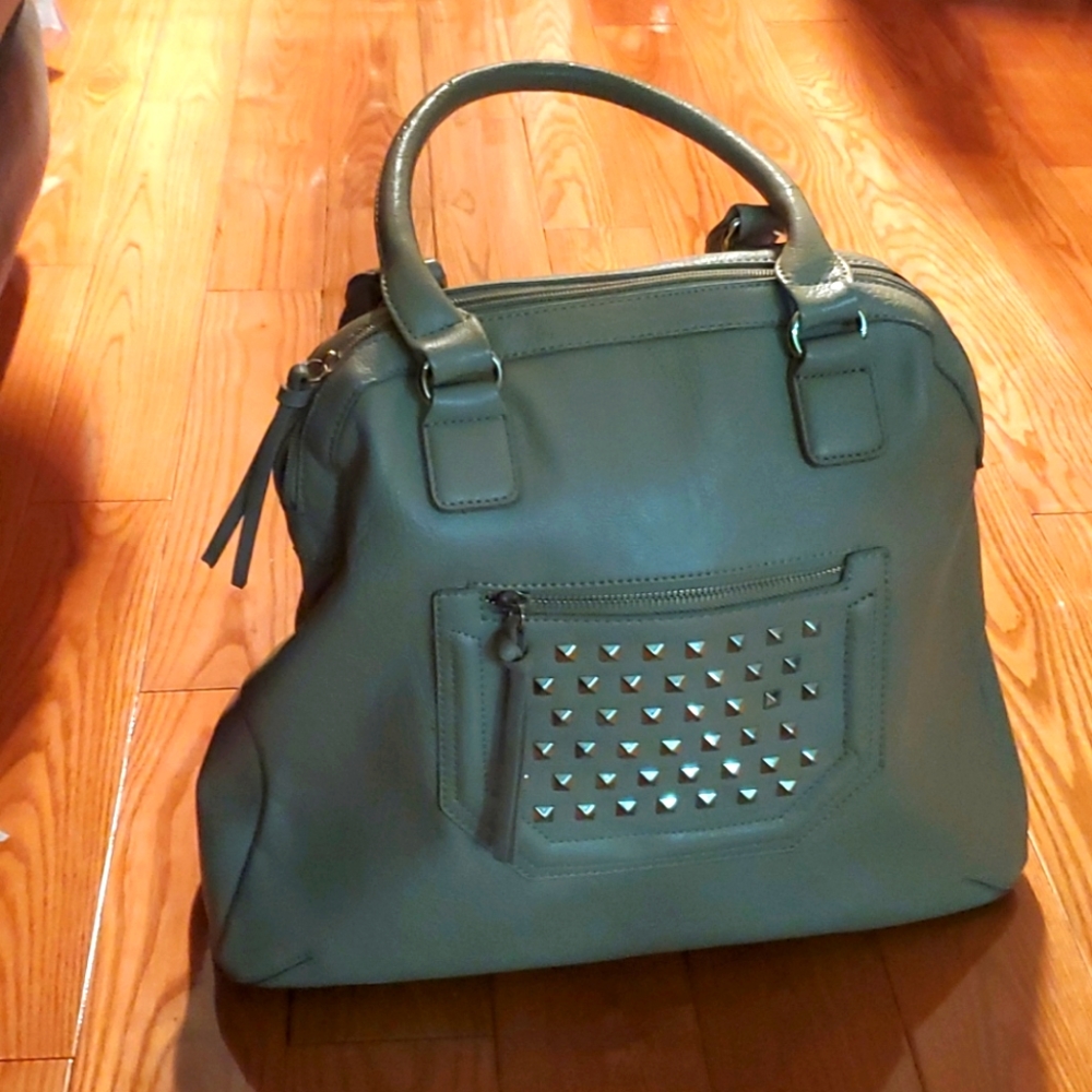 Women's handbag with zipper